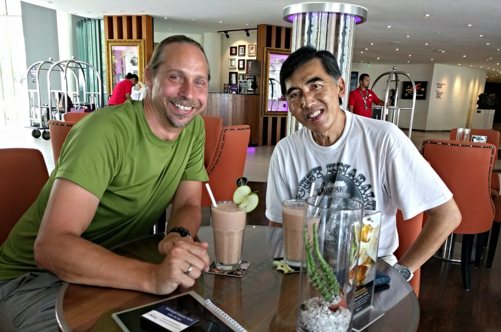 Mr. Tan, Tobias' ehemaliger Mathelehrer