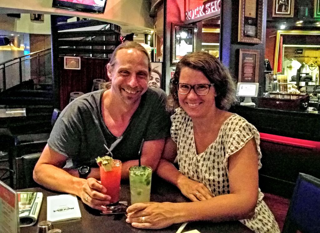 Tobias und ich (Monika) haben an diesem Abend mal das Hard Rock Café nebenan ausprobiert